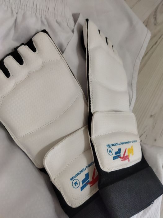 Продам комплект формы для теквандо.