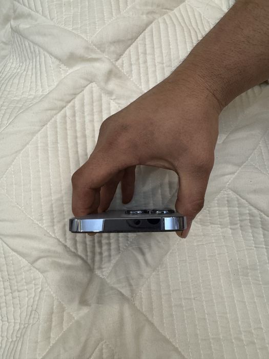 Продаю Iphone 13pro