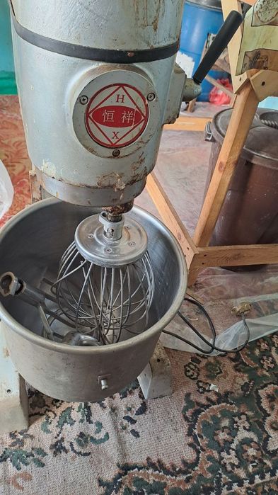 Кондитерский печь и мешалка