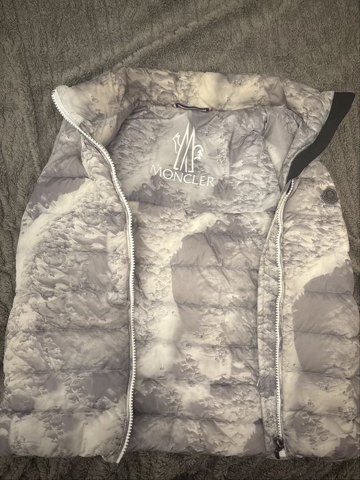 !! VAND vestă Moncler !!