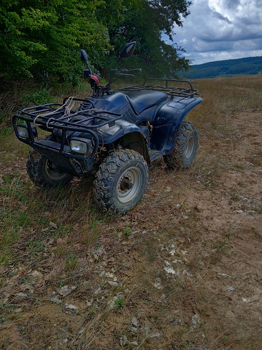 Vând atv linhai 300