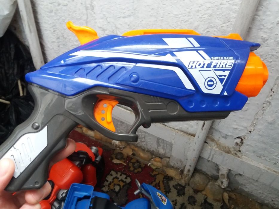 Продам  игрушки разные