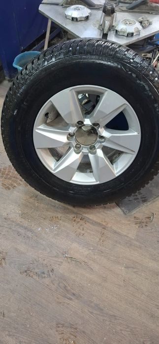 Продам комплект дисков с зимней резиной