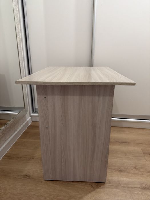 Продаётся компактный стол со стульчиком