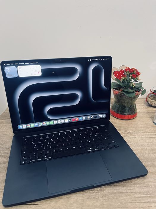 MacBook Air 15” M4, 16GB RAM, 256GB