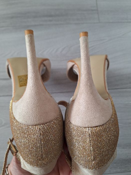 Дамски  сандали на ток