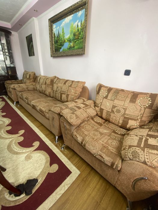 Диван в Комплекте