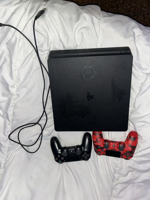 Playstation 4 slim
