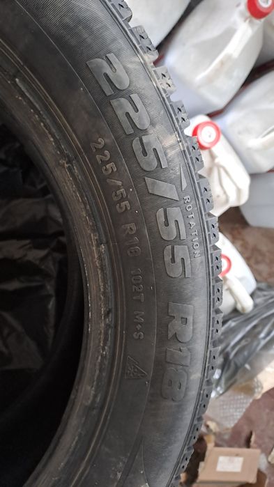 Продам зимнюю резину  18