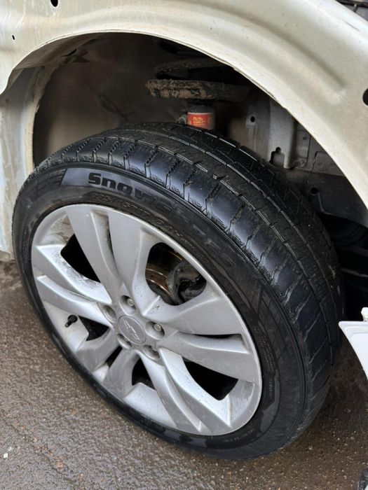 Продам нормальную резину