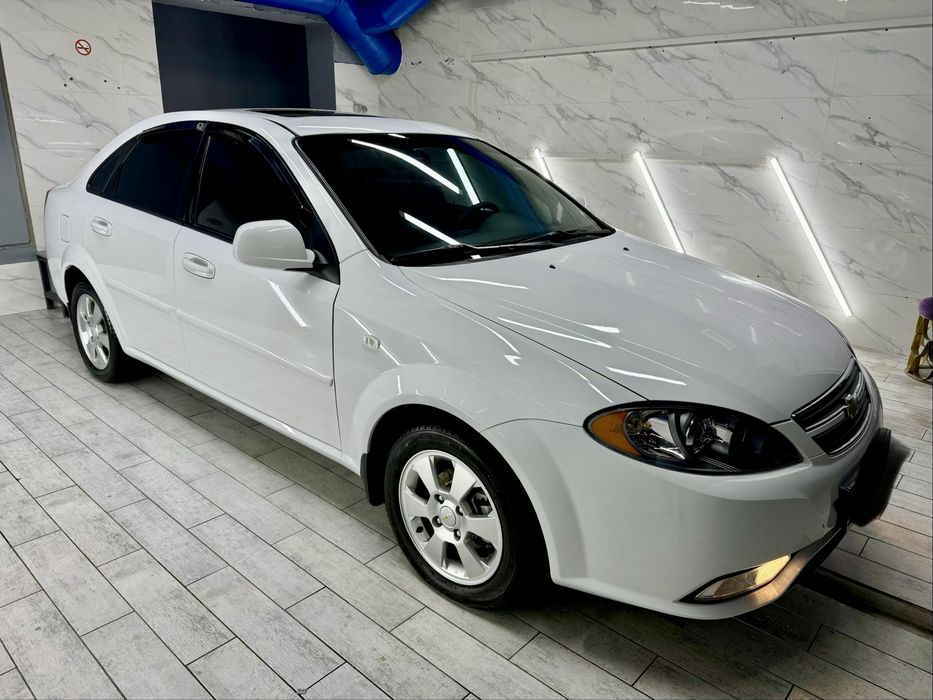 Продаю свою Lacetti 2022 г ноябрь. Пробег 20.000 км.  Full позиция