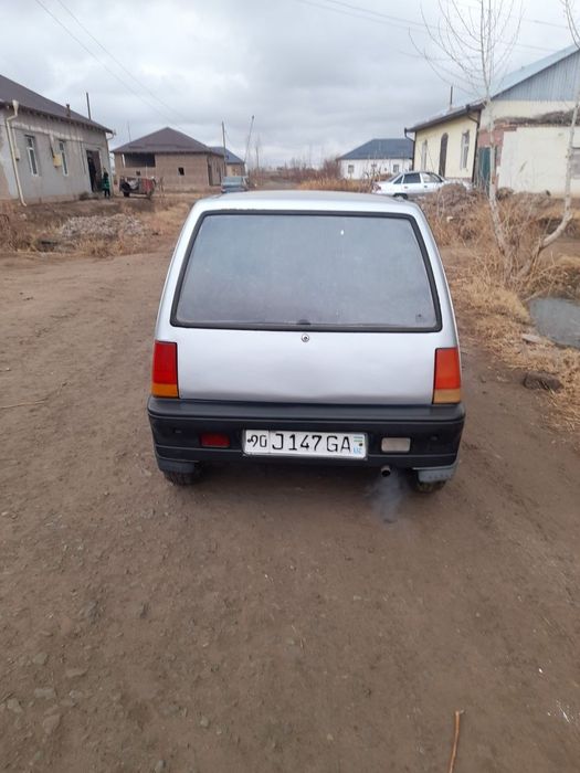 Tico 1999 yil kulirang svet