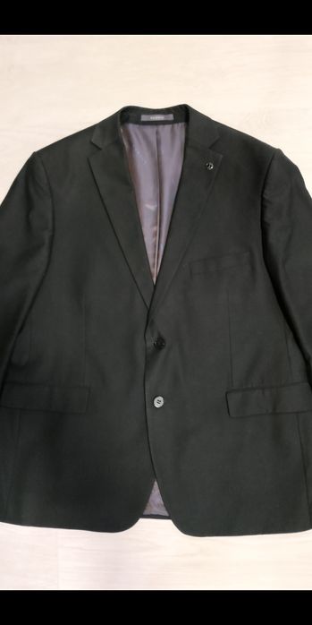 Мужской стильный костюм