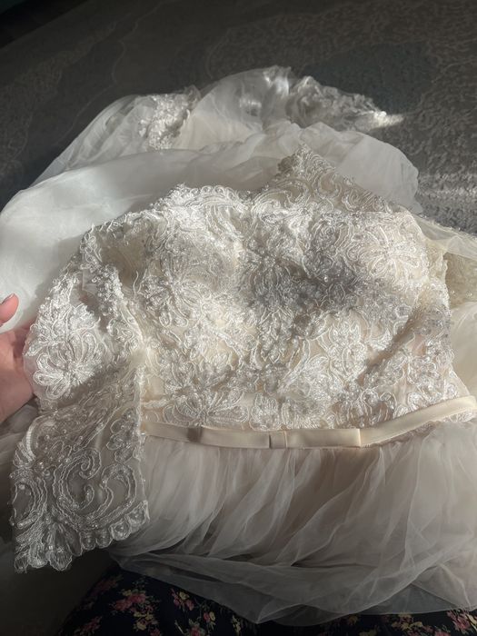 Свадебное платье срочно продам!