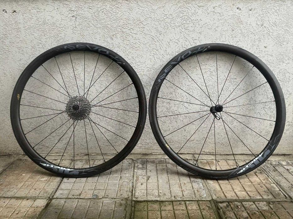 шосейни карбонови капли Miche Revox Carbon RC 38 с касета