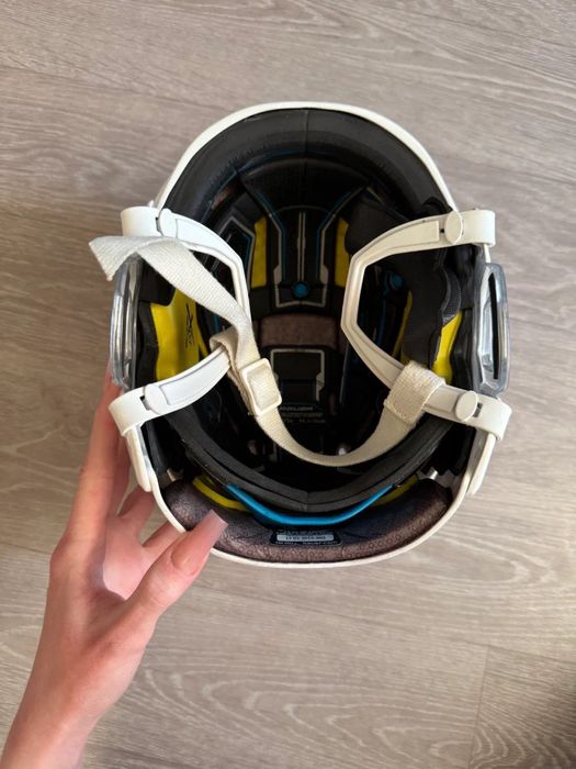 Коньки bauer б/у и локти ccm