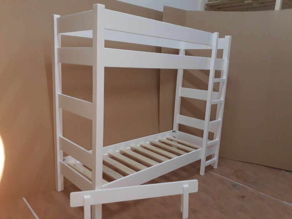 TRANSPORT GRATUIT.Pat etajat cod 2027