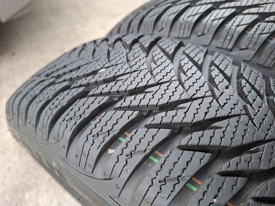 4бр. Почти Нови 185/65/15 Goodyear Ultragrip 8 - DOT  4324