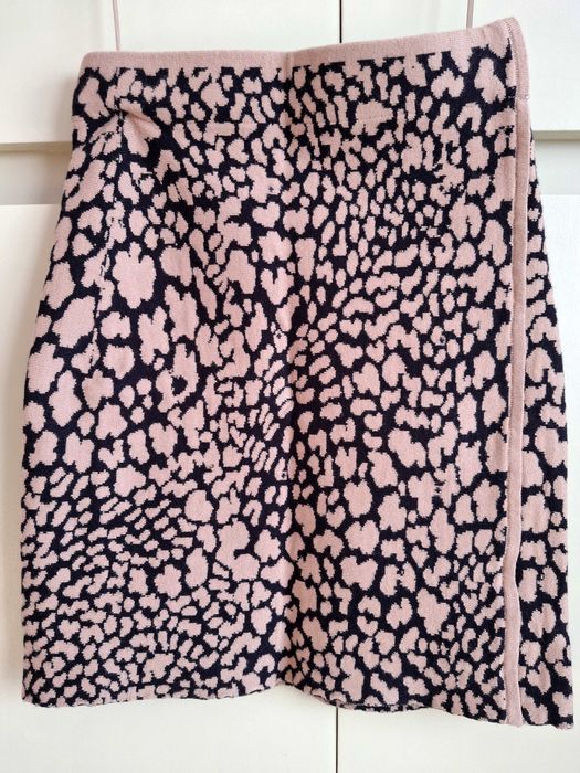 Дамска пола от плетиво