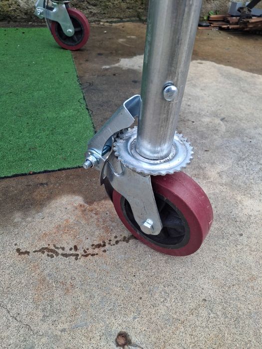 Метално скеле с колелца- НОВО