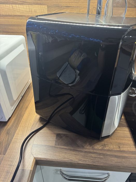 Продавам еърфраер