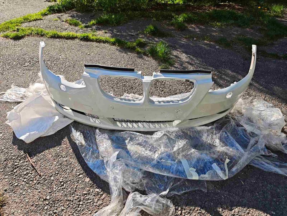 Продавам бели прагове стил M3 за BMW e92, оригинална предна и задна броня