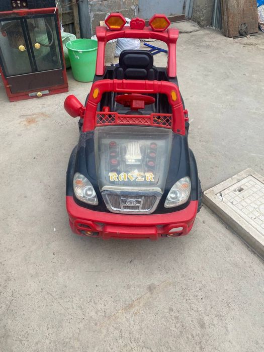 Продаётся детская машина в рабочем состоянии