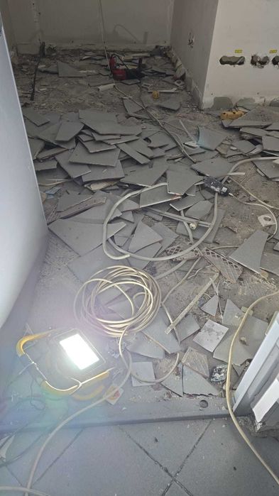 Servicii de curatenie , eliberare gunoi  moloz sau  mobile veche