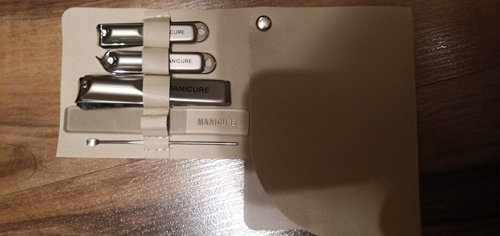 Луксозен комплект за маникюр от 5 части