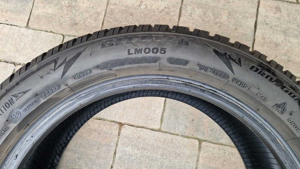 Anvelope iarna 225 50 R 17 Bridgestone.