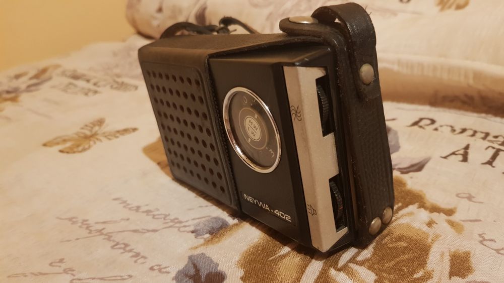 Radio de colecție rusesc pe tranzistori Neywa 402, funcțional