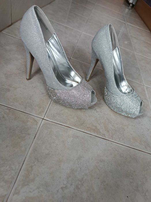 Дамски официални обувки на токчета