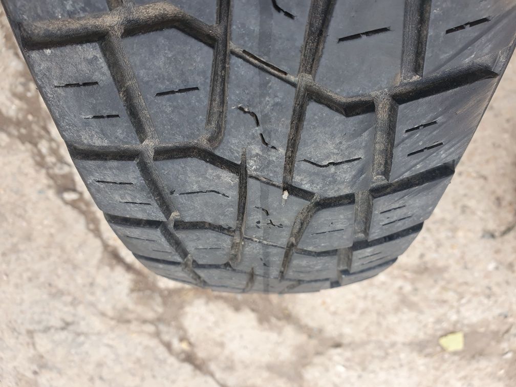 2бр.зимни гуми за Лада Нива 185/75/16 PIRELLI грайфер5- 6мм гр. София ...