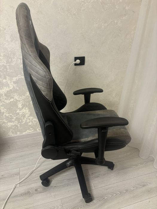 Игровое кресло Aero cool