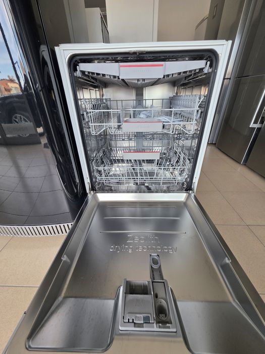 Съдомиялна за частично/полу вграждане Bosch