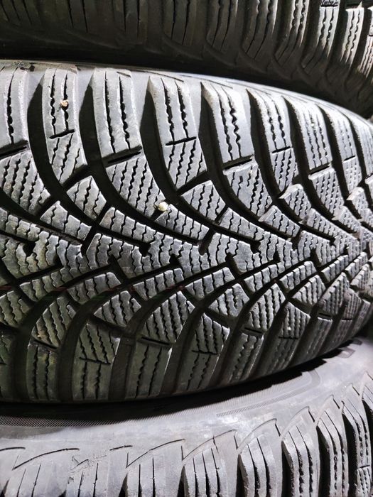 4 бр зимни 205/60/16 Goodyear