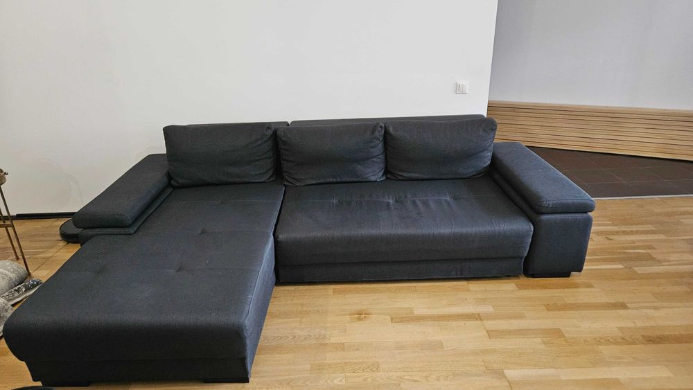 Canapea extensibila in stare foarte buna cu lada de depozitare