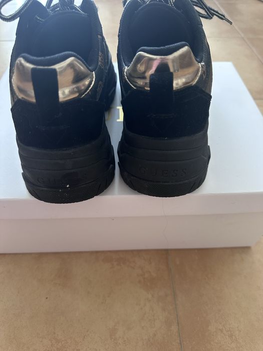 Продавам маратонки Guess, размер 39