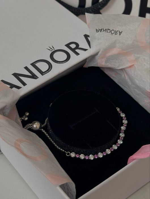 Pandora гривна с камъни