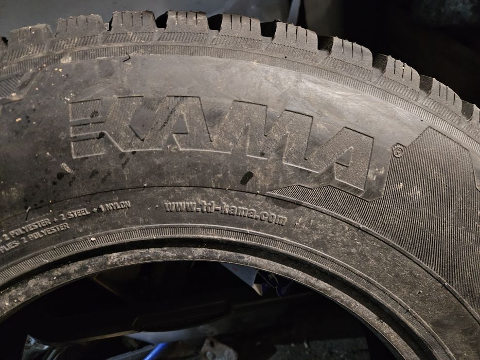 2 Шины шипованные 225/75 R16
