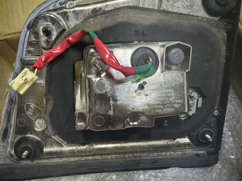 Задние фары Lexus 570-й