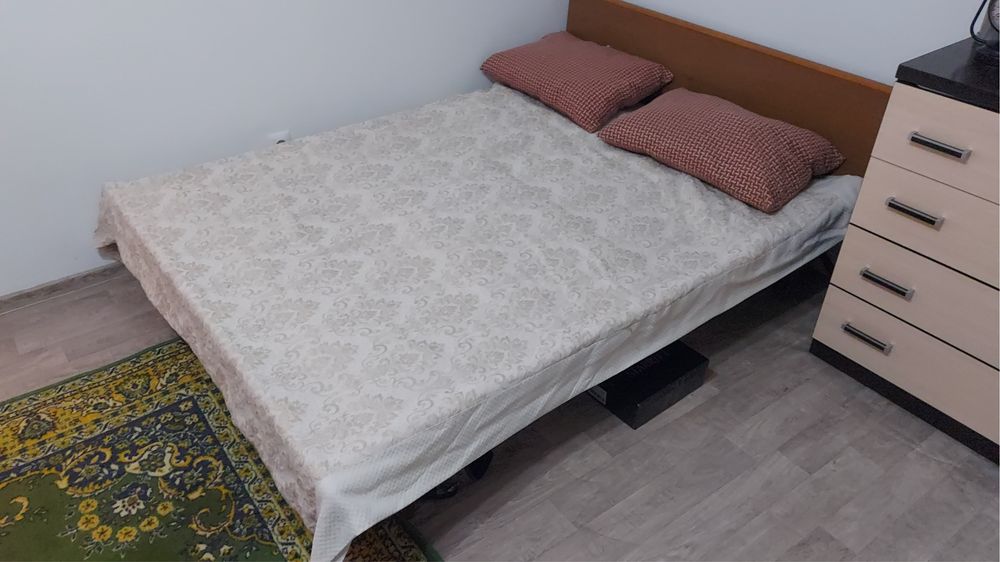 Продам двухспальную кровать