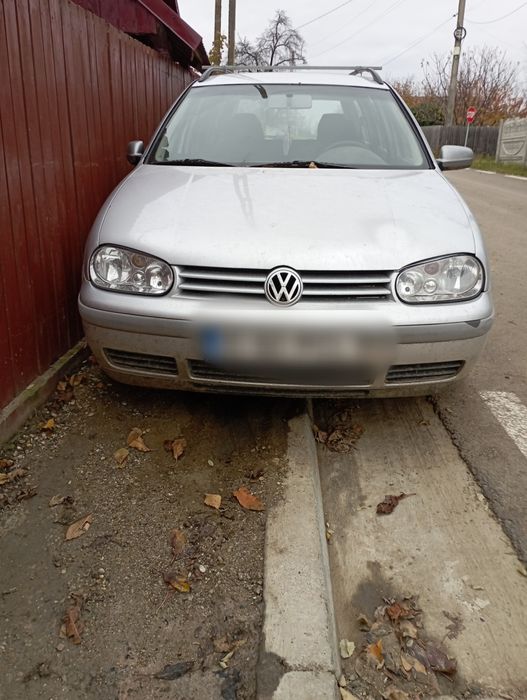 Mașina golf4 dezmembrări