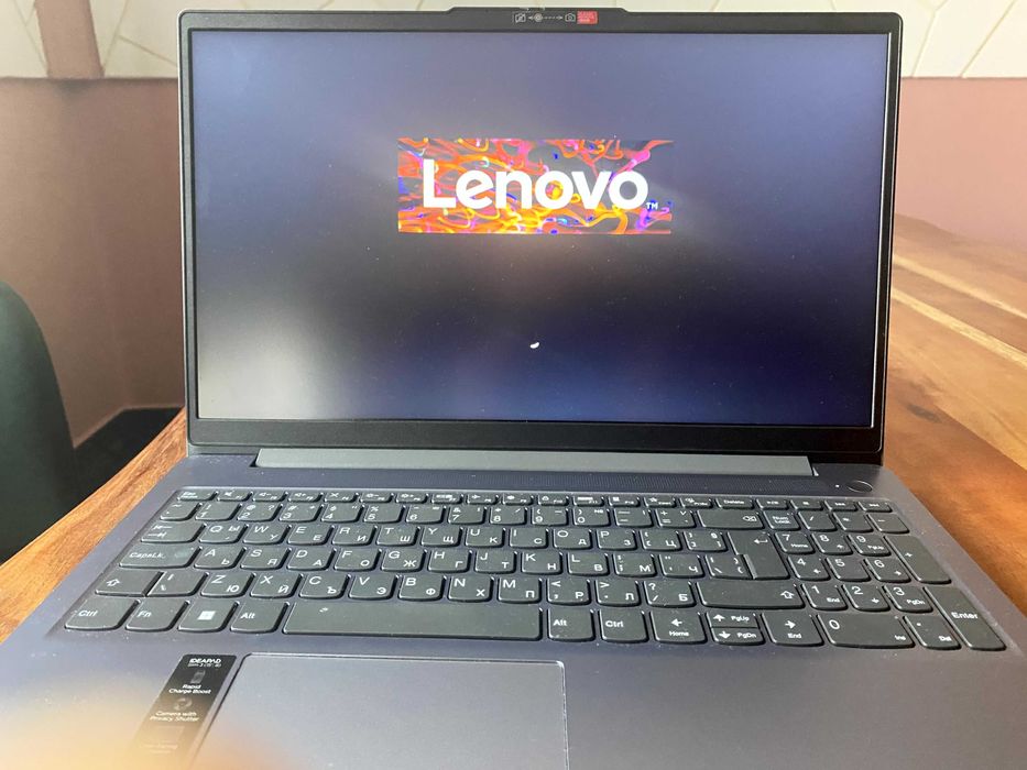 Лаптоп Lenovo IdeaPad Slim 3 15ABR8