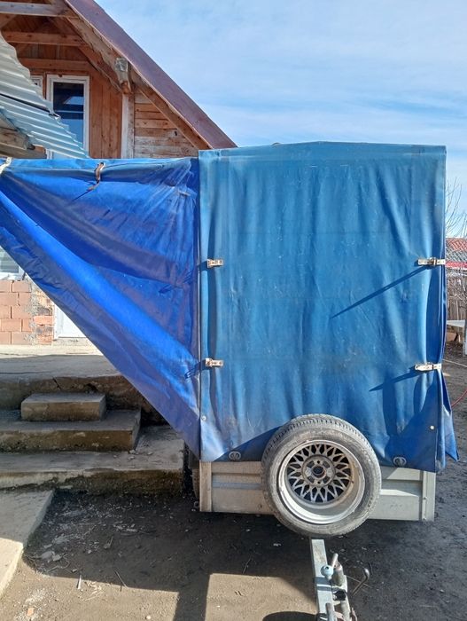 Remorca cu  posibilitate  comerciala