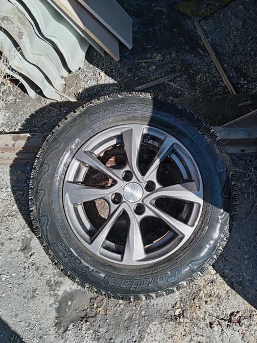 Продам титановый диски на ВаЗ,на 14,с зимней резиной, шиповка.