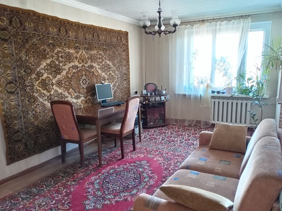 Продам 2х комнатную в центре города