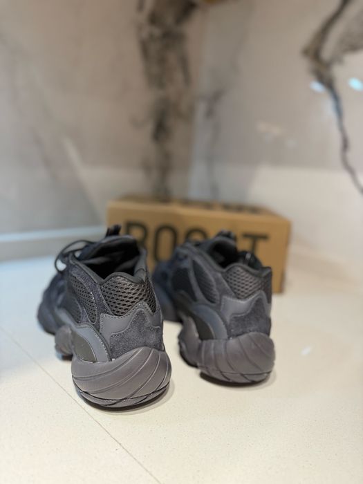 Намаление Yeezy Boost 500 Black
