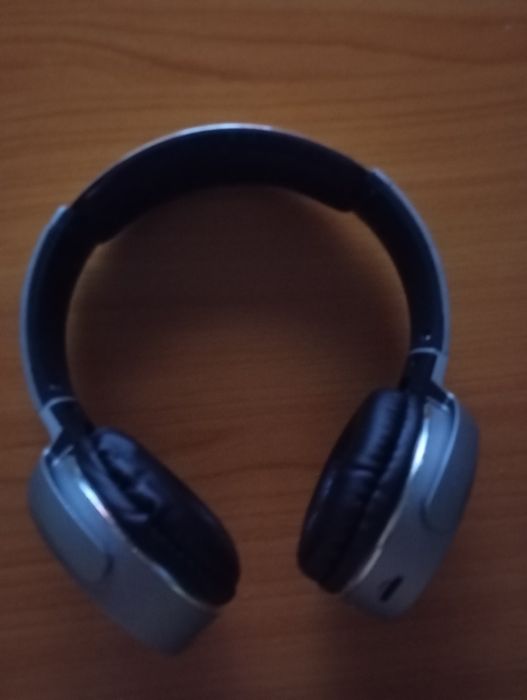 Căști wireless că noi