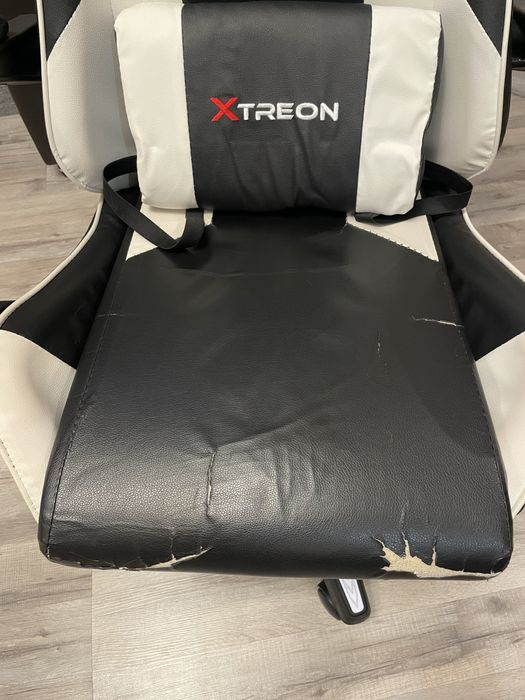 Геймерское кресло Xtreon